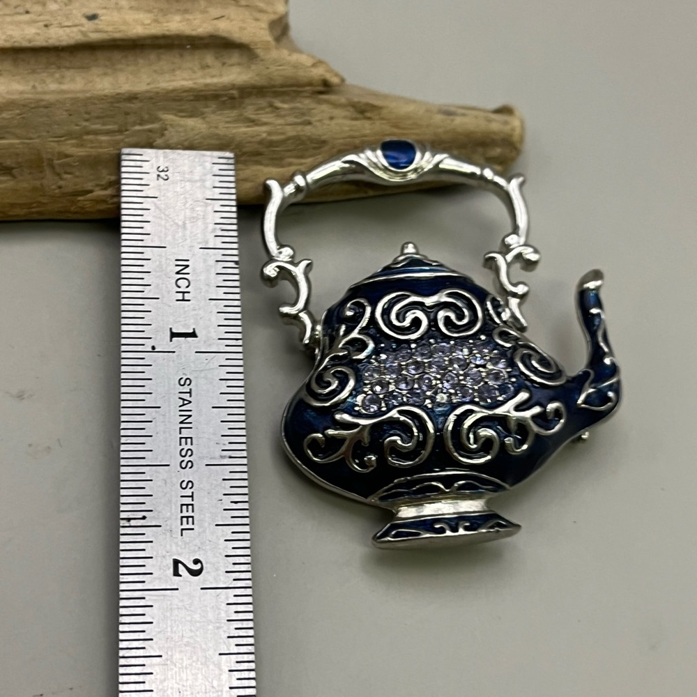 Vintage Purple and Silver Teapot Brooch - Picture 3 of 4